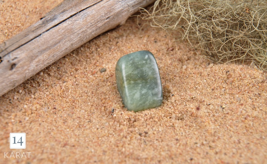 Moss agate as an engagement ring gemstone