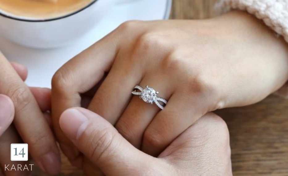 Seven times you should take off your engagement ring
