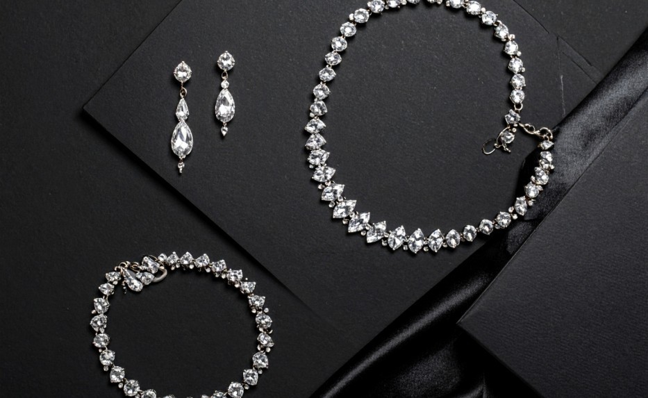 The Jewelry Essentials Every Collection Should Have Going Into 2026