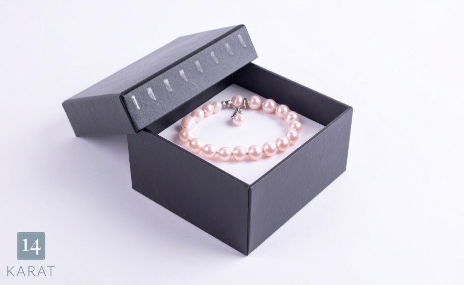 How to Choose a Meaningful Jewelry Gift