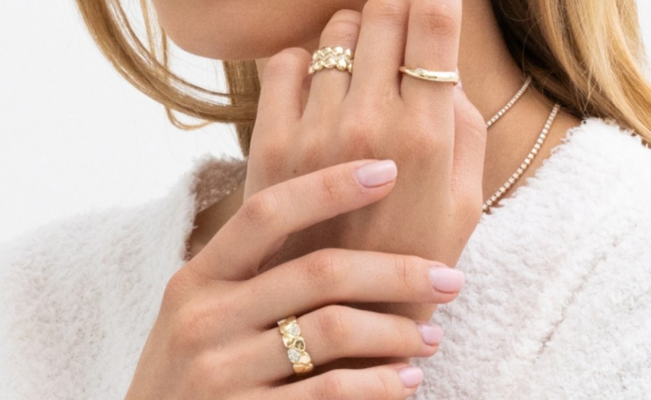 Why February Is a Smart Month to Buy Jewelry for Yourself