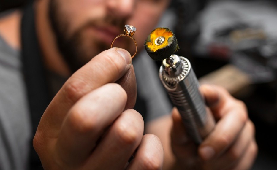 Signs Your Omaha Jewelry Needs Professional Repair