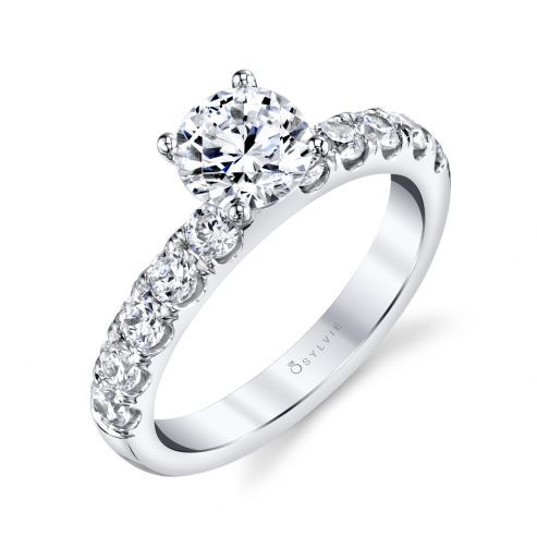 SOLITAIRE ENGAGEMENT RING