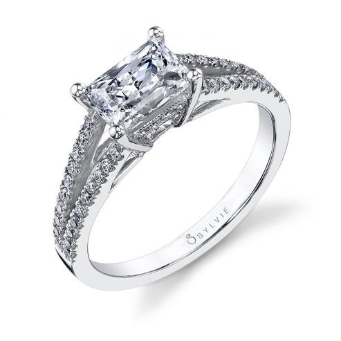 WHITE GOLD ENGAGEMENT RING WITH SPLIT SHANK